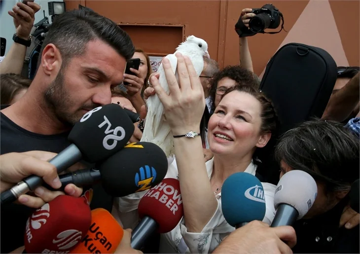 Deniz Seki aşkı böyle anlattı!