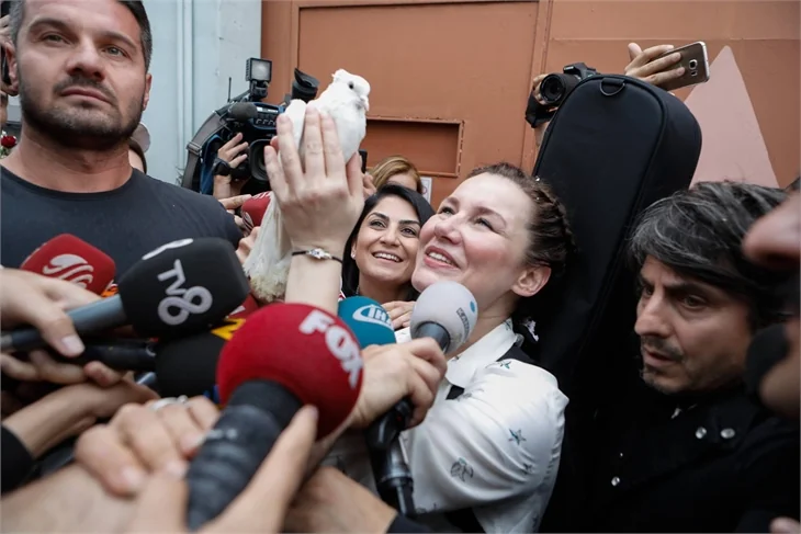 Deniz Seki aşkı böyle anlattı!