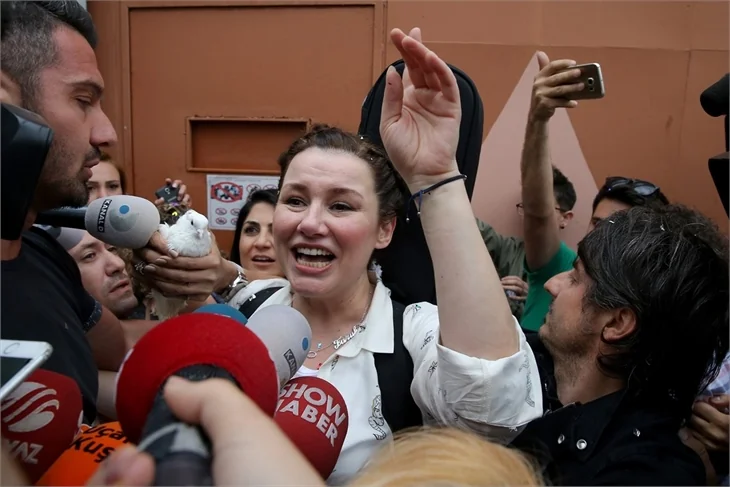 Deniz Seki aşkı böyle anlattı!