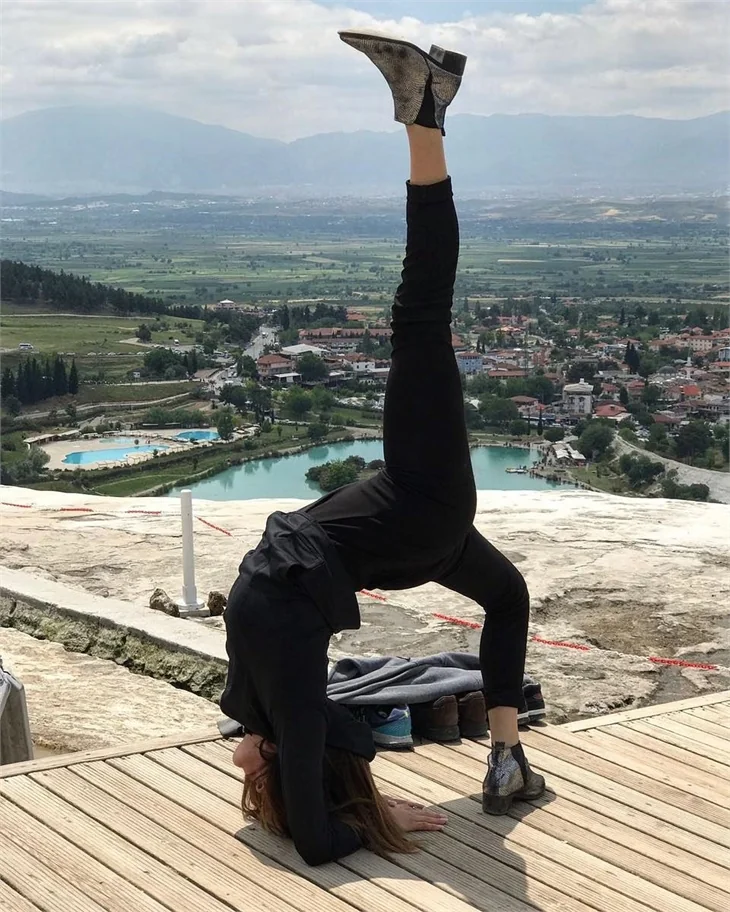 Berna Canbeldek'ten Instagram'ı sallayan pozlar!