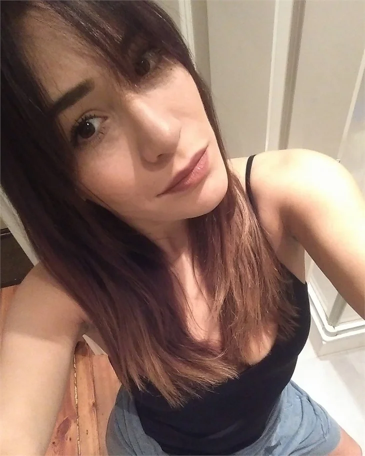 Berna Canbeldek'ten Instagram'ı sallayan pozlar!