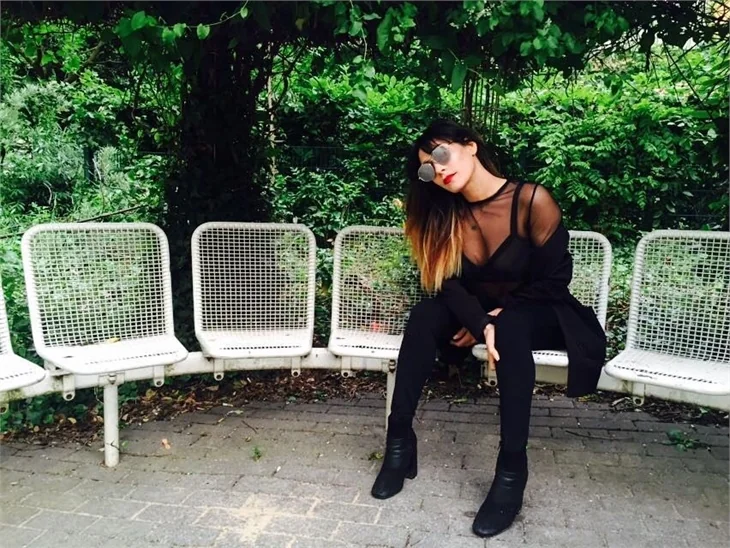 Berna Canbeldek'ten Instagram'ı sallayan pozlar!