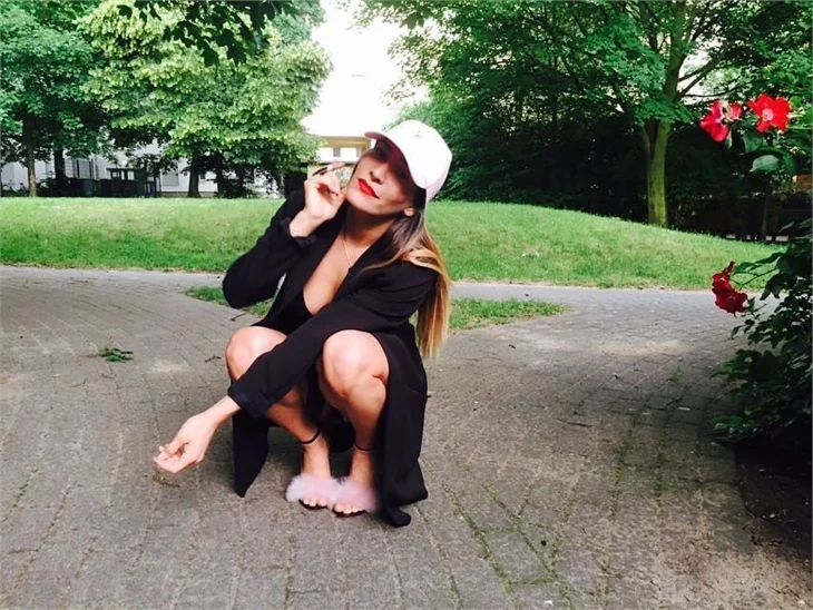 Berna Canbeldek'ten Instagram'ı sallayan pozlar!