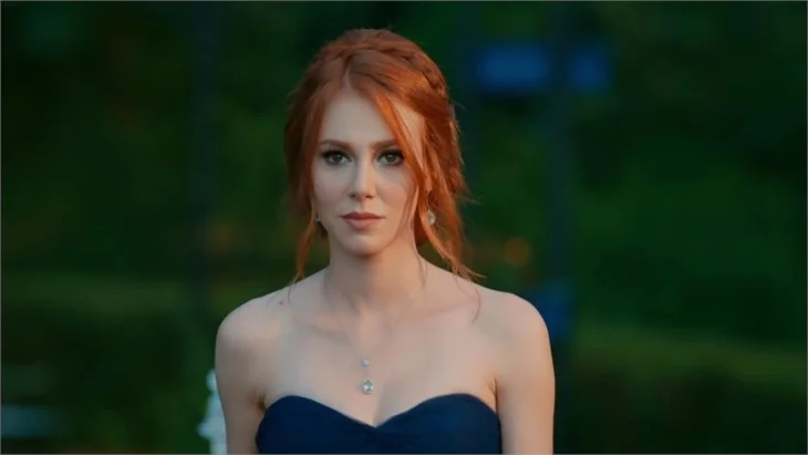 Elçin Sangu geri dönüyor!
