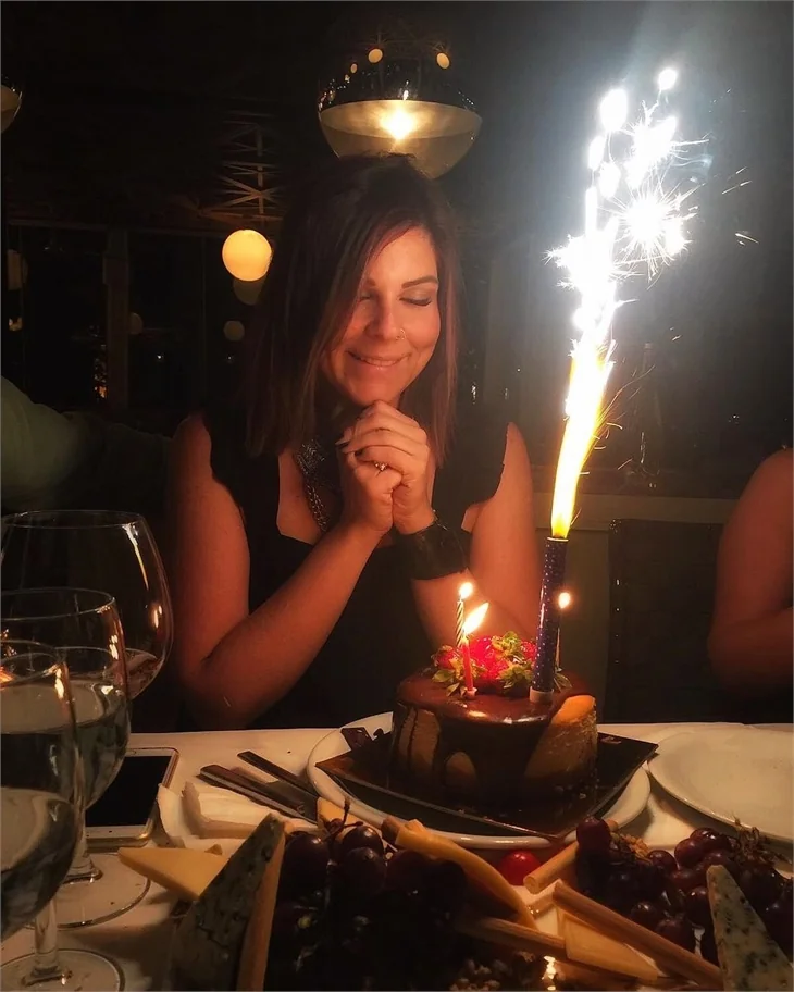 Pelin Öztekin'e sürpriz doğum günü!