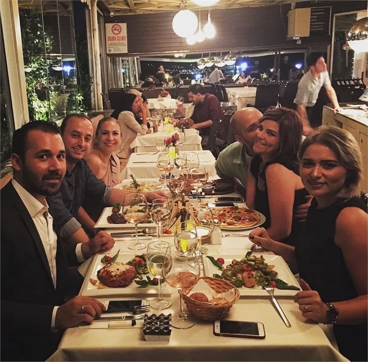 Pelin Öztekin'e sürpriz doğum günü!