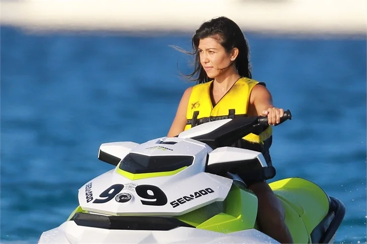 Kourtney Kardashian sevgilisiyle tatilde!