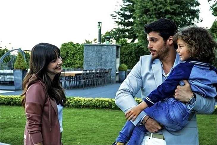 Dolunay dizisinde şok ayrılık!
