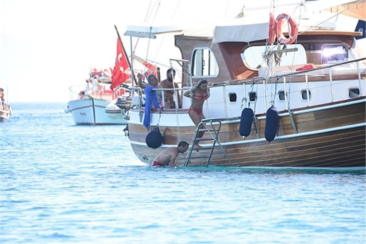 Teknede Didem şov!