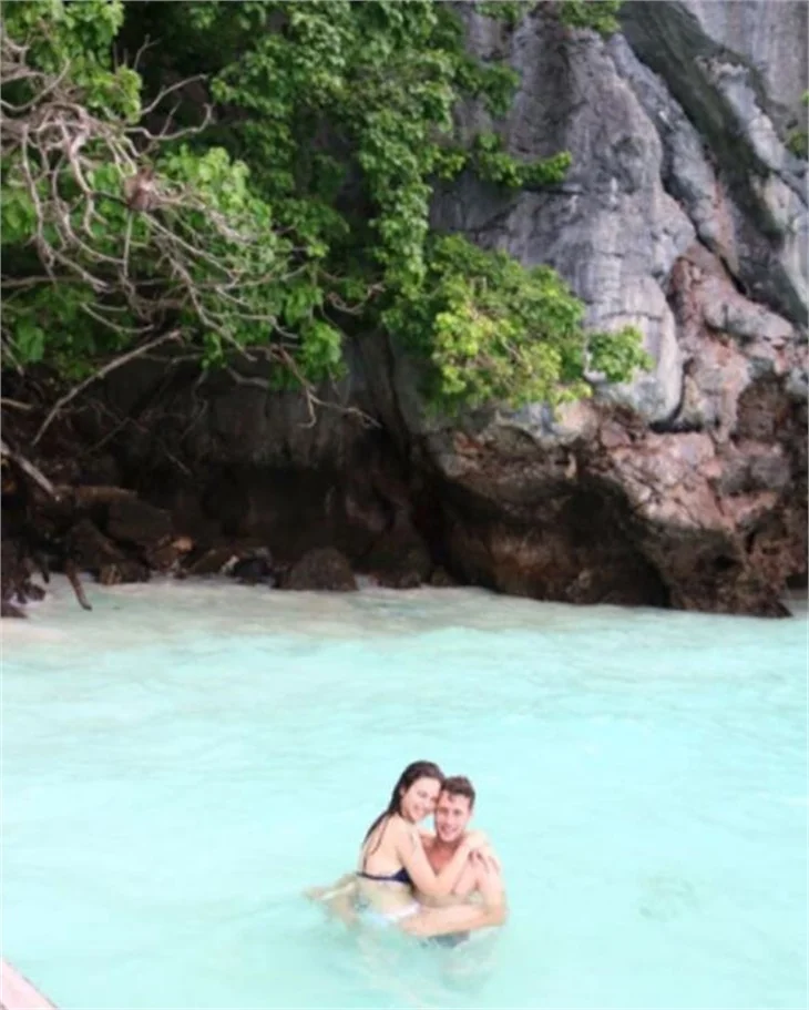 Melisa Şenolsun ve Mehmet Ozan Dolunay'ın Phuket'te romantik tatili!
