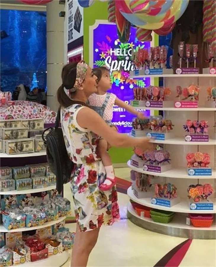 Düştük bir bebek arabasının peşine!