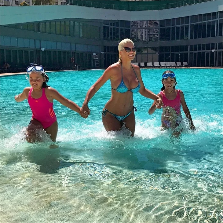Jelena Karleusa'nın tatil keyfi!