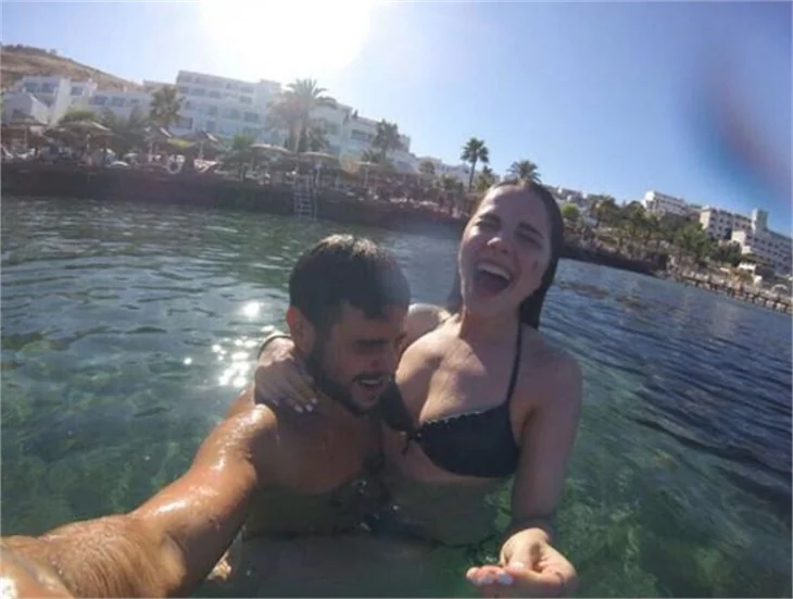 Rüzgar Erkoçlar'ın Bodrum romantizmi!