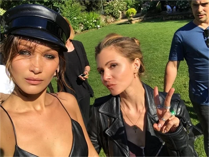 Bella Hadid'in sokak şıklığı!