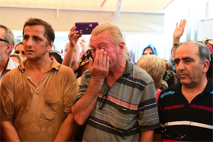 Harun Kolçak, Gemlik'te annesinin mezarının üzerine defnedildi!