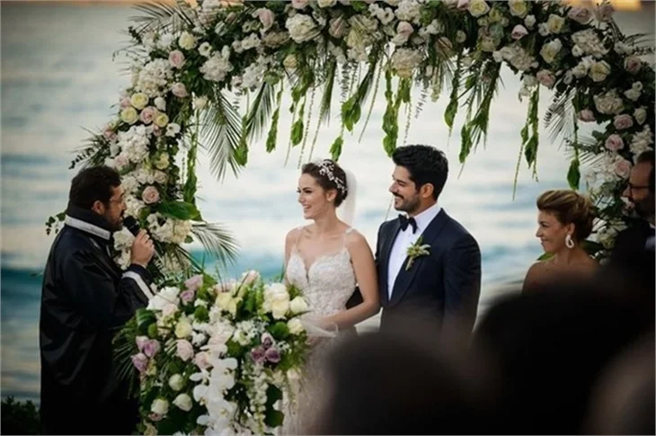 Fahriye Evcen de değiştirdi!