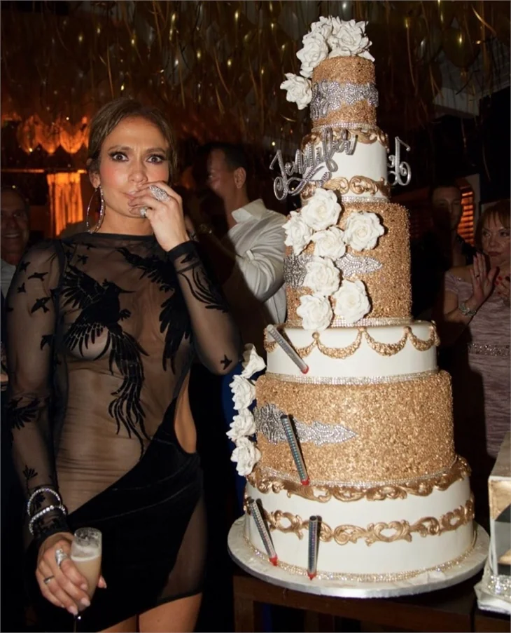 Jennifer Lopez yeni yaşını kutladı!