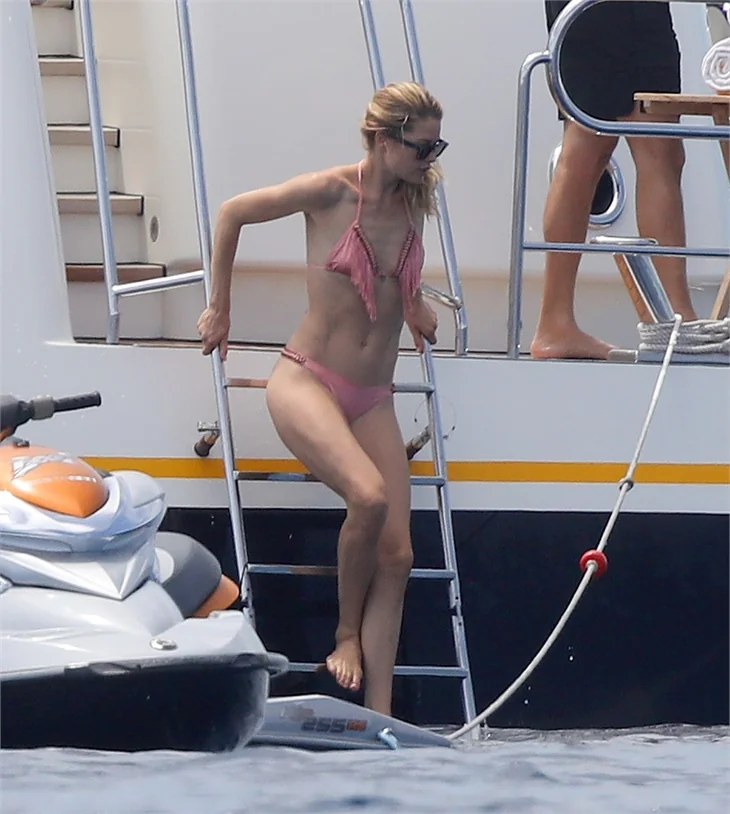 Doutzen Kroes tatilde nefes kesti!