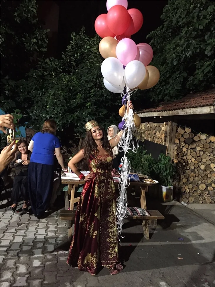 Zeynep Aydemir evleniyor!