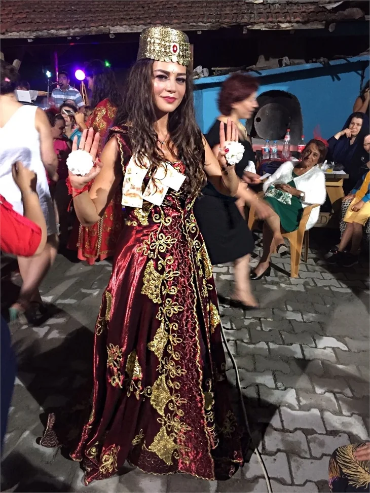 Zeynep Aydemir evleniyor!
