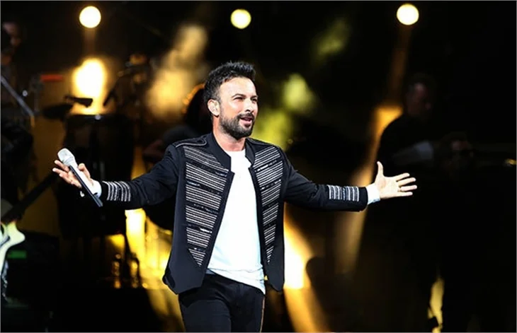 Tarkan'dan eşine yüzük ve cip jesti!