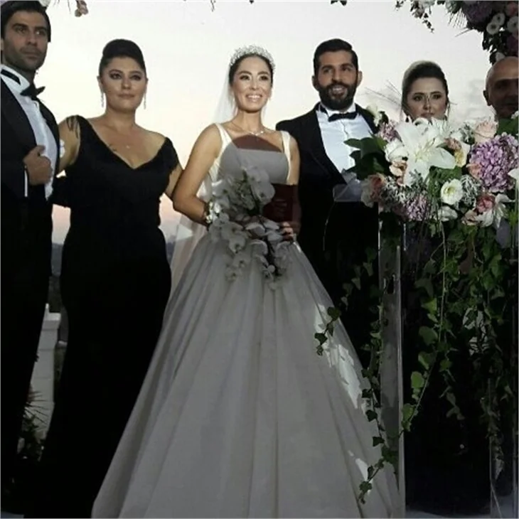 Merve Sevi ve Çalkan Algün evlendi!