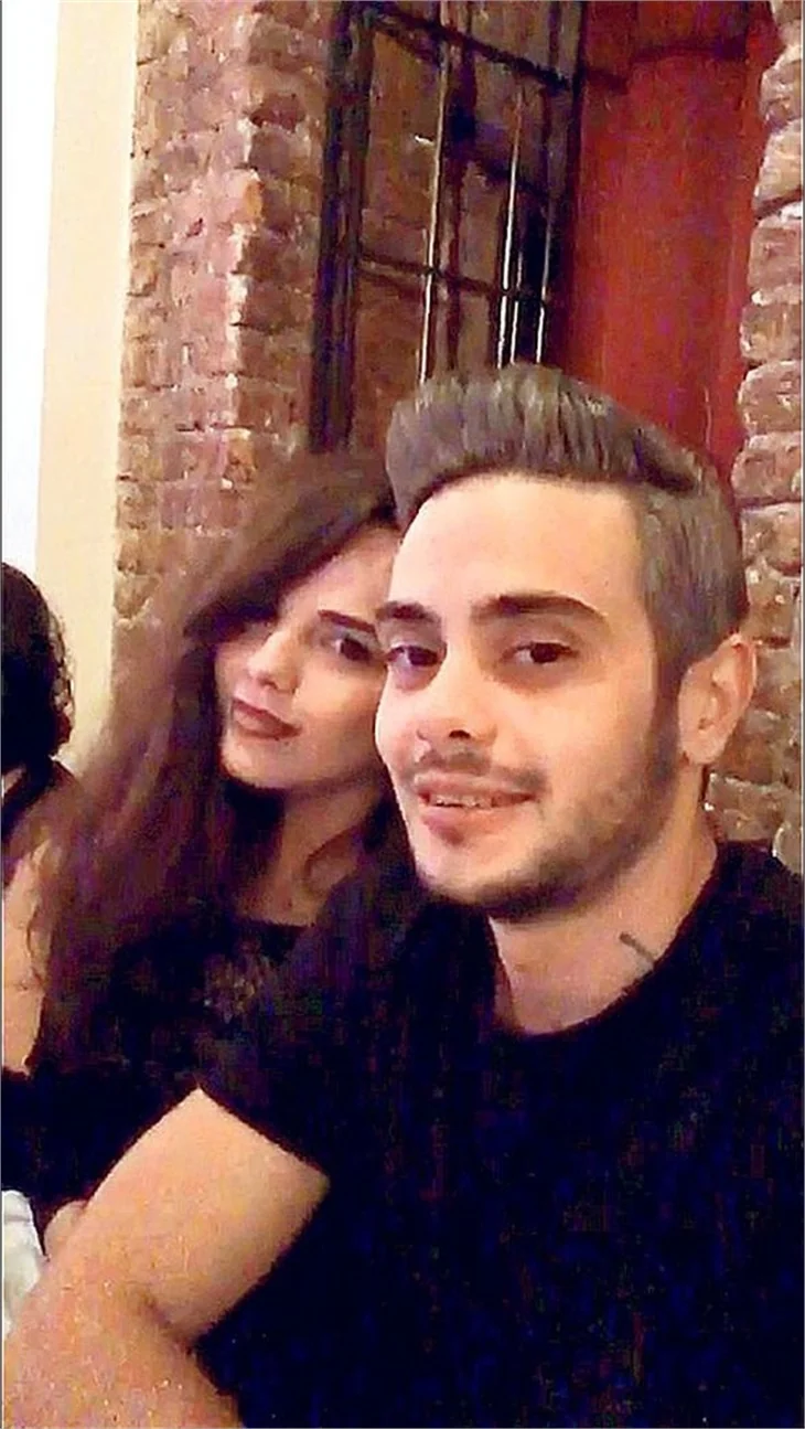 Rüzgar Erkoçlar evlendi mi?