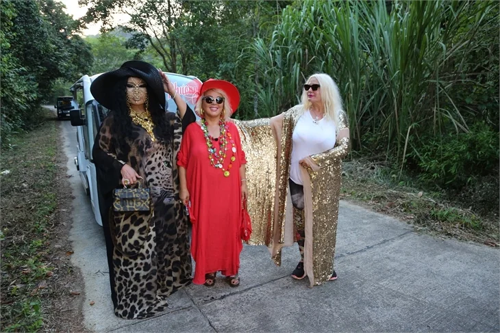 Diva'nın altın yüz pençesi!