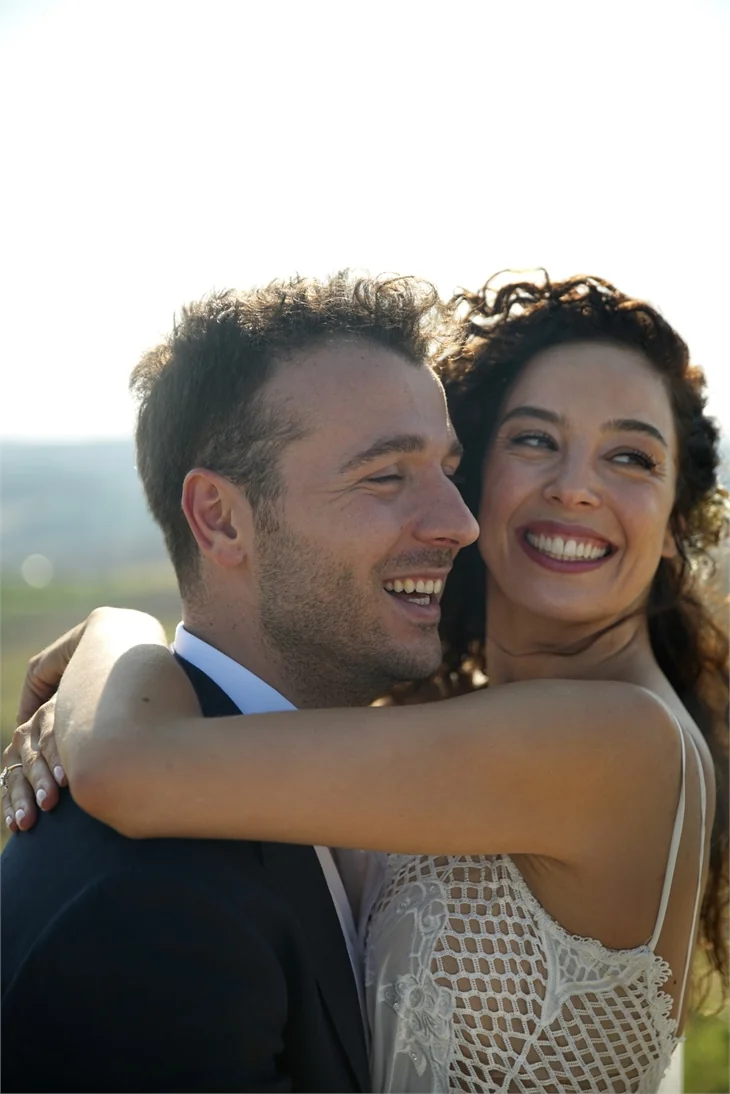 Azra Akın ile Atakan Koru evlendi!