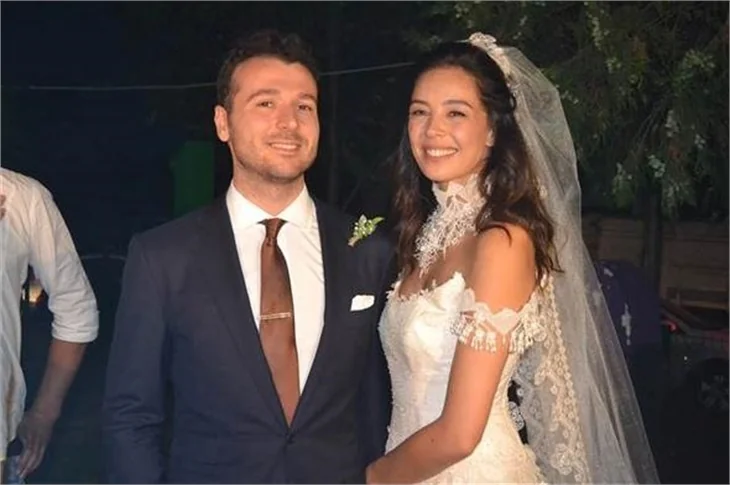 Azra Akın, Trakya usulü düğünle dünya evine girdi!