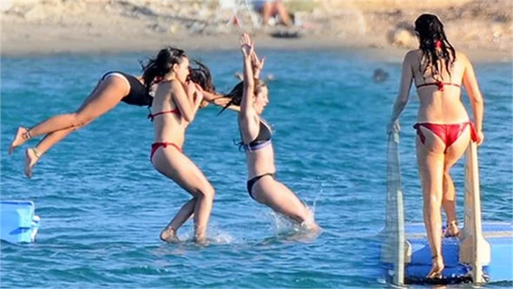 Kız kıza tatil!