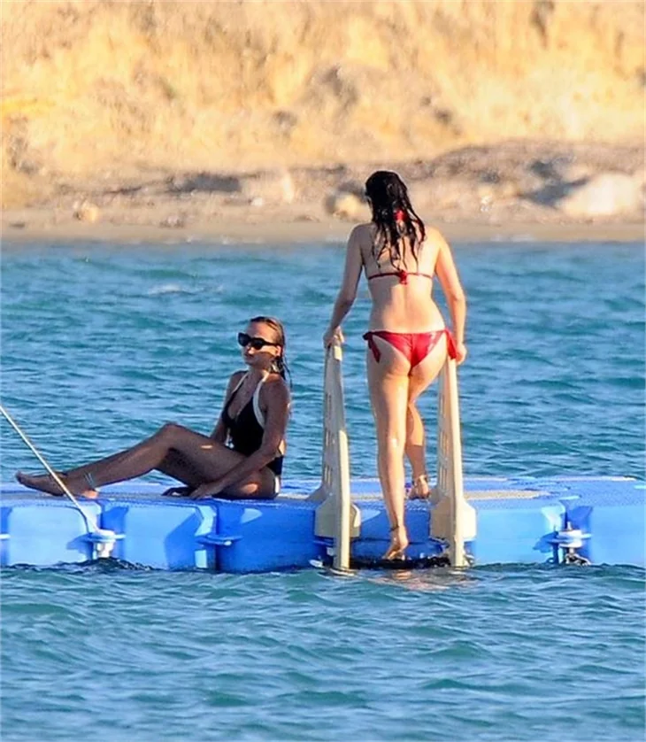 Kız kıza tatil!