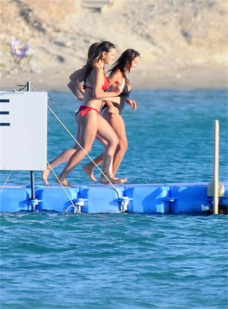 Kız kıza tatil!