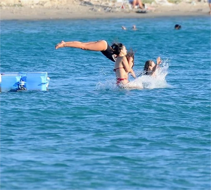 Kız kıza tatil!