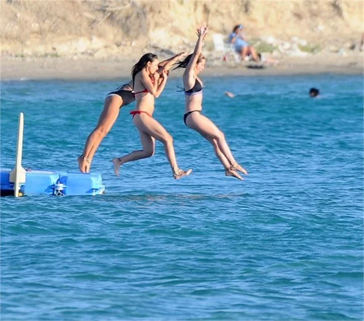 Kız kıza tatil!