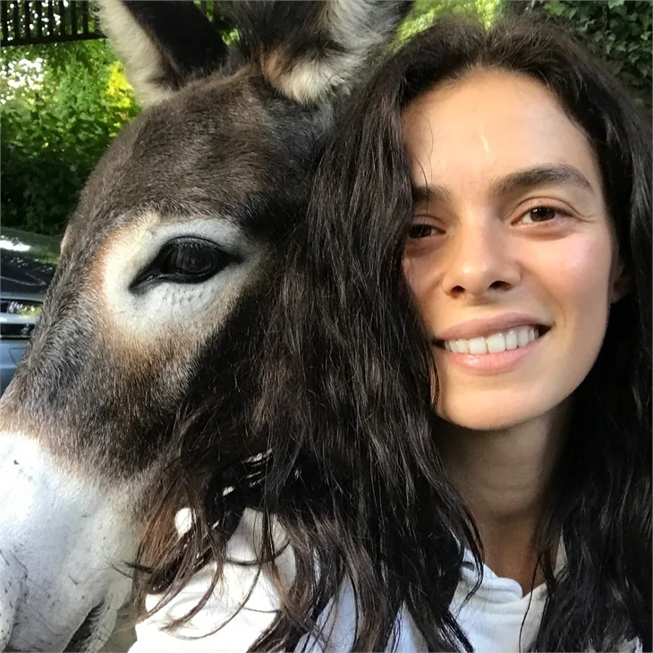 Özge Özpirinçci: Zilli çok komiksin!
