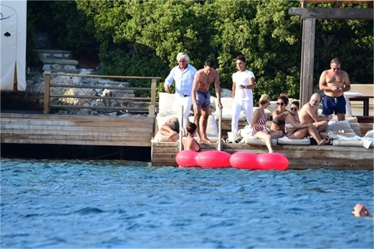 Kelly Brook, Bodrum'da çocuklar gibi eğlendi!