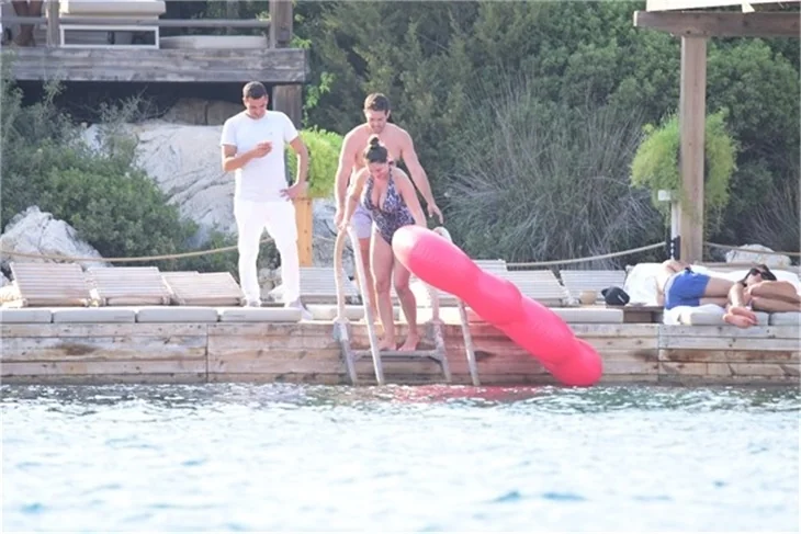Kelly Brook, Bodrum'da çocuklar gibi eğlendi!