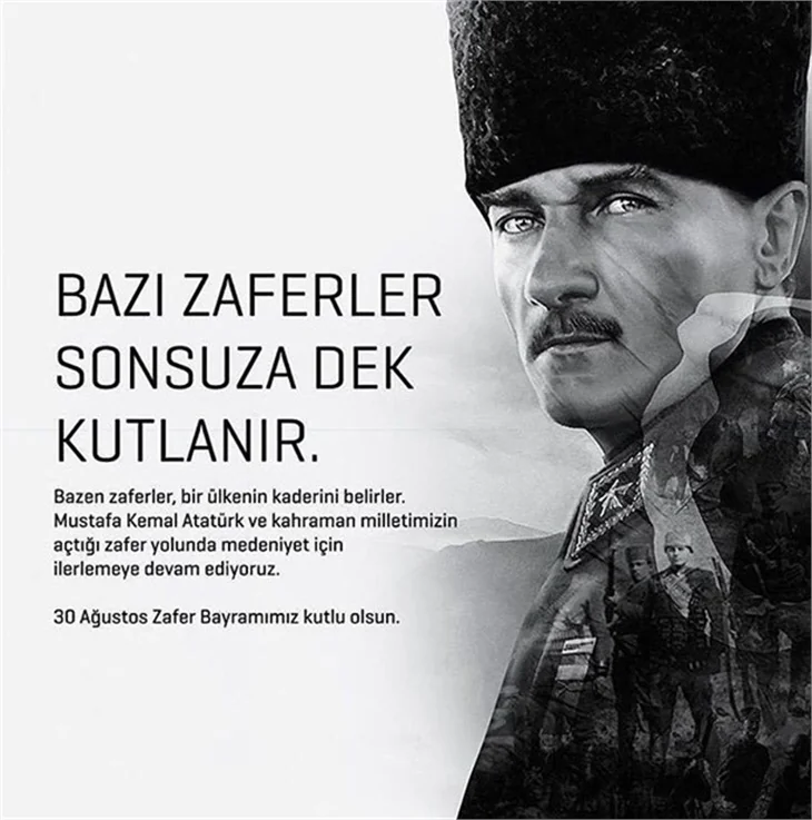 Ünlülerin 30 Ağustos mesajları!