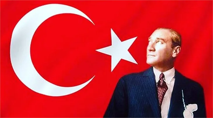 Ünlülerin 30 Ağustos mesajları!
