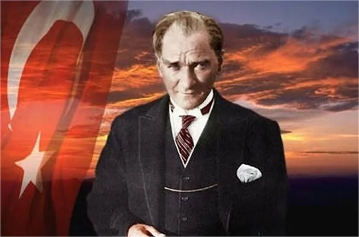 Ünlülerin 30 Ağustos mesajları!