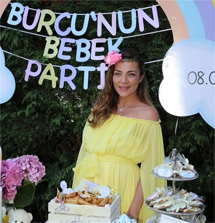 Burcu Kara'dan annelik itirafları!