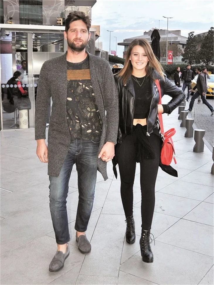 Gizem Karaca ve Kemal Ekmekçi'nin düğün davetiyesi ortaya çıktı!