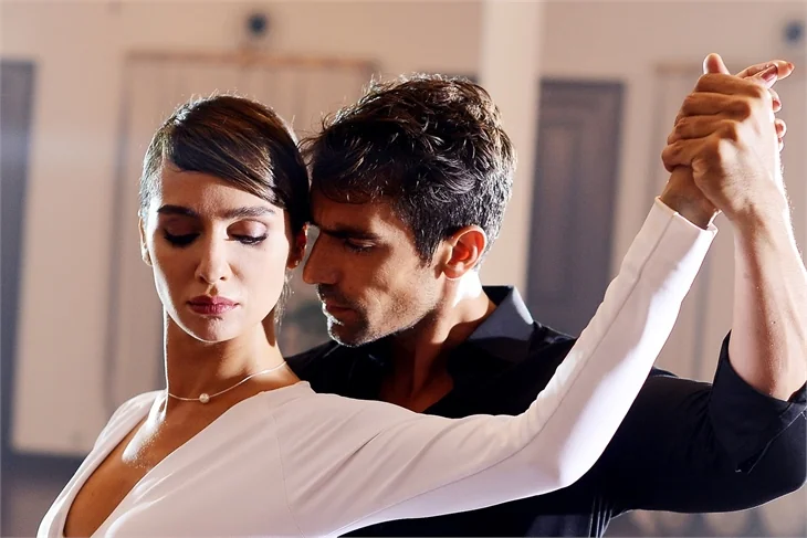 Siyah Beyaz Aşk'a tango damgası!