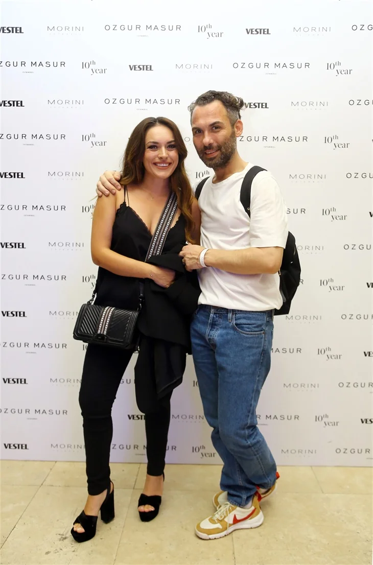 Fashion Week İstanbul'da Özgür Masur defilesi!