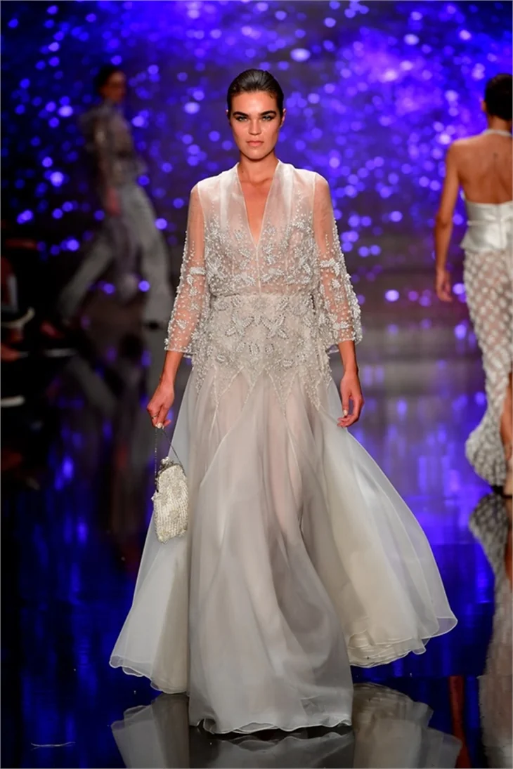 Fashion Week İstanbul'da Özgür Masur defilesi!