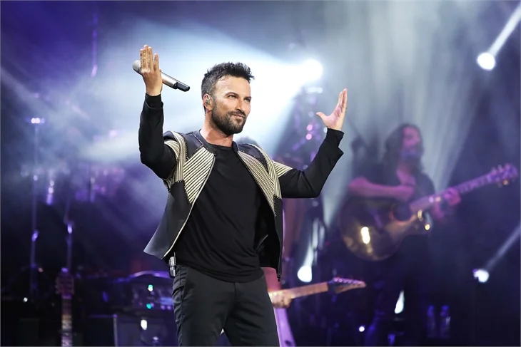 Ünlü isimler Tarkan konserine akın etti!