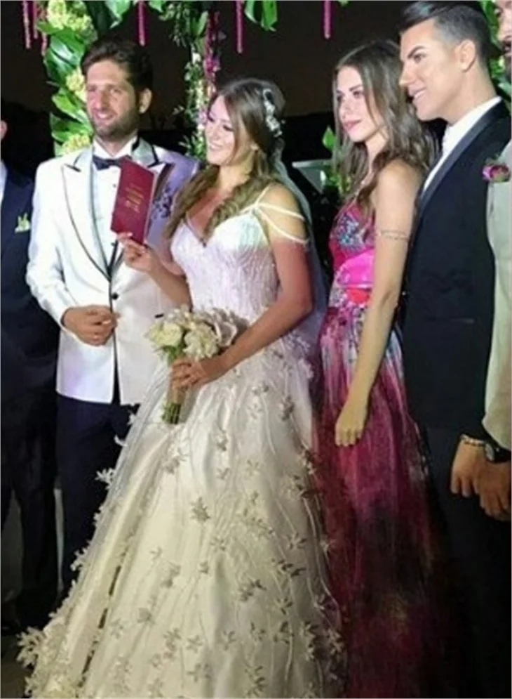 Gizem Karaca ile Kemal Ekmekçi evlendi!