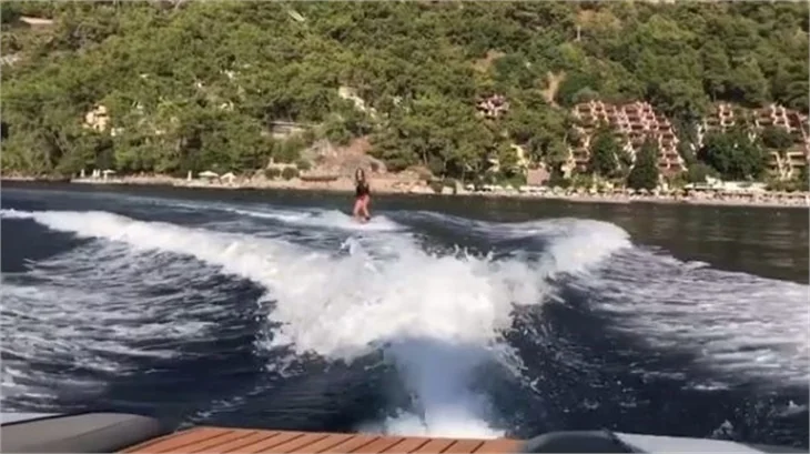 Seda Bakan'ın wakeboard keyfi!