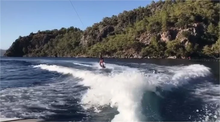 Seda Bakan'ın wakeboard keyfi!